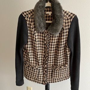 Darling gray/tan houndstooth jacket with removable fur collar
